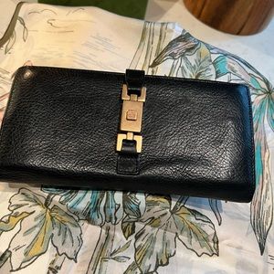 Gucci SALE! Vintage Black Gucci Wallet 🔥